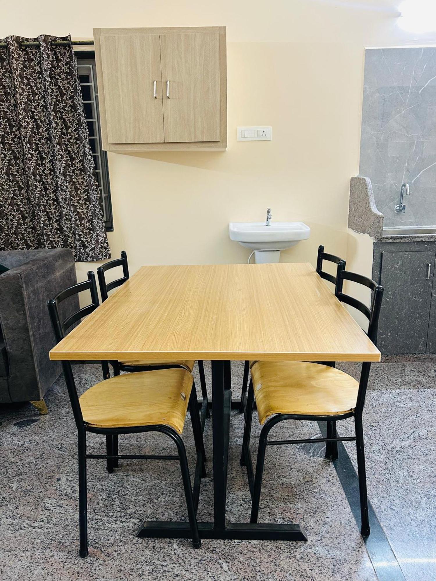 Y Stay Homestay Tirupati Esterno foto